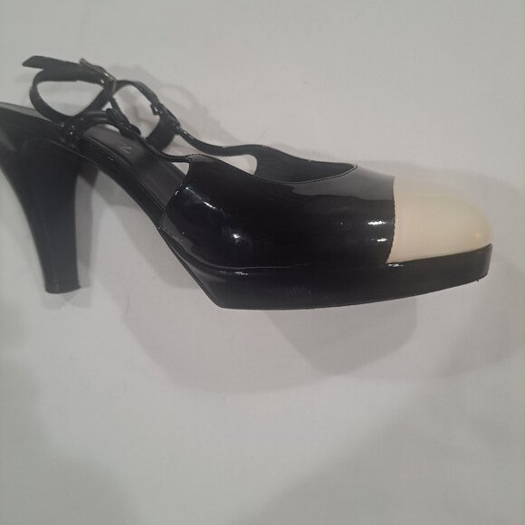 Classic Vintage Chanel Black &  open backed White Heel - Picture 7 of 13